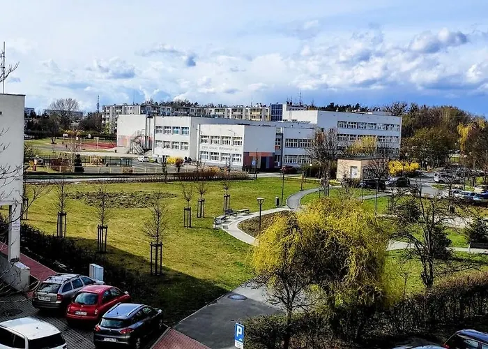 Lovely In A Quiet Area بوزنان